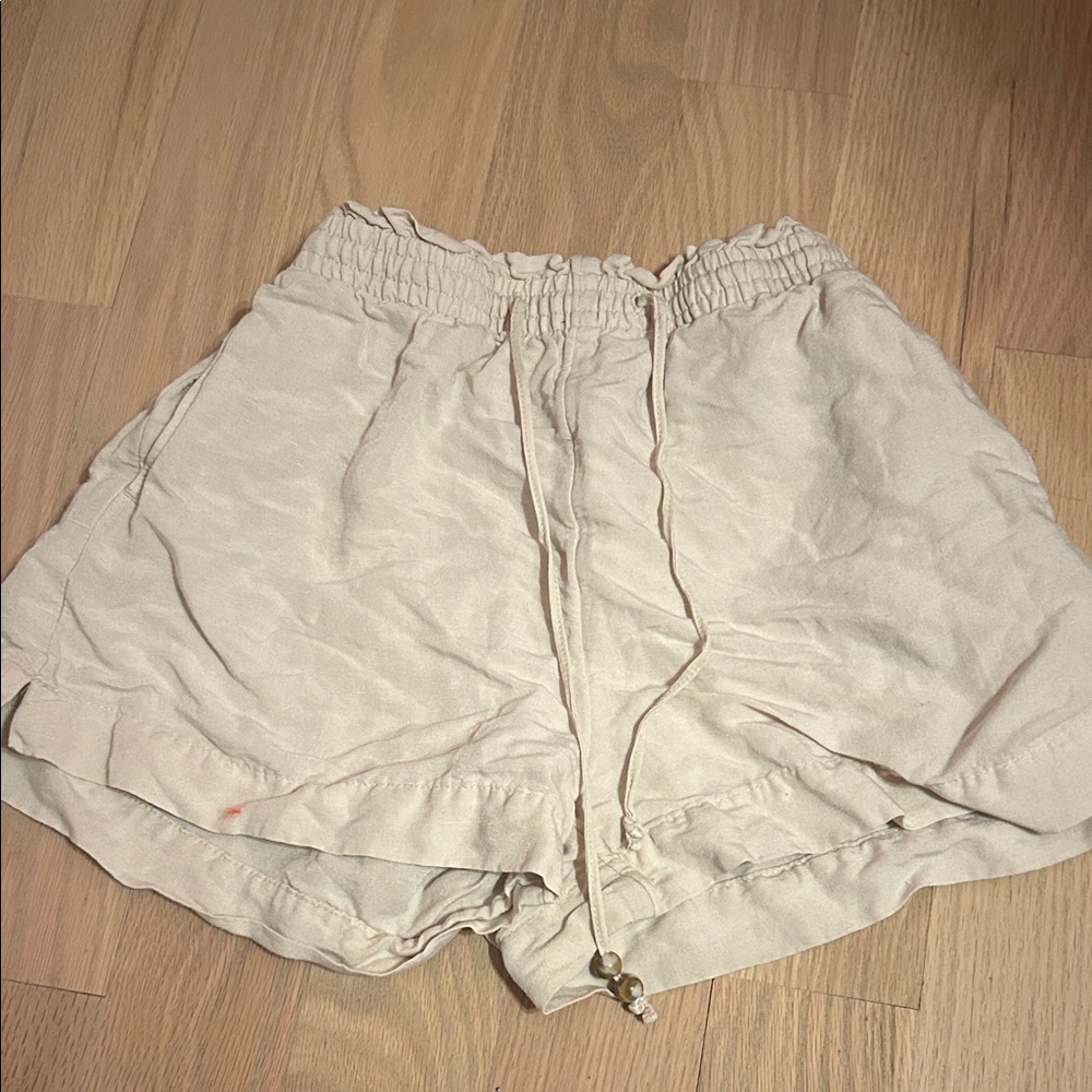 H&M High Waist Beige Shorts